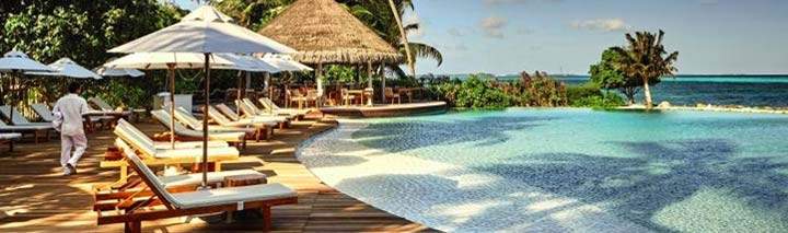 Traumhafter Pool im Lux Maldives